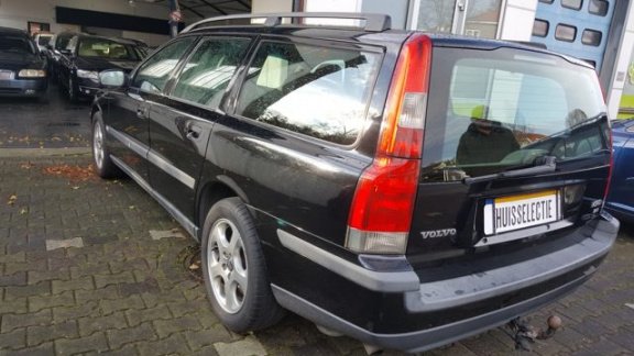 Volvo V70 - 2.4 Comfort Line Ex lease Dealeronderhouden beste van Nederland - 1