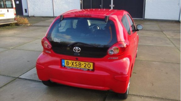 Toyota Aygo - 1.0-12V Access Nette auto van binnen en buiten met airco, Lichtmetalen velgen, central - 1