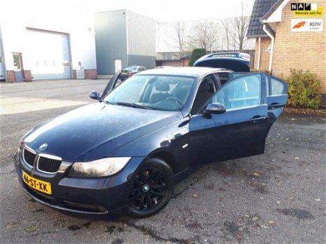 BMW 3-serie - 320i High Executive RIJD PERFECT/AUTOMAAT/NAP/APK 18-09-2020/AIRCO/LEER /INRUIL MOG - 1