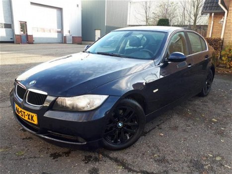 BMW 3-serie - 320i High Executive RIJD PERFECT/AUTOMAAT/NAP/APK 18-09-2020/AIRCO/LEER /INRUIL MOG - 1