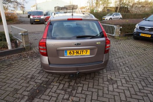 Kia Cee'd - 1.6 CVVT X-ecutive, airco, cruise, trekh, 144dkm. RIJKLAARPRIJS incl nw apk/beurt & 6 mn - 1