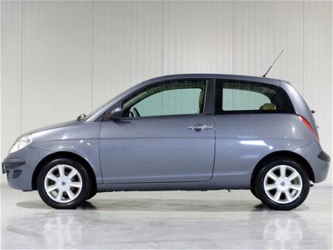 Lancia Y(psilon) - 1.4-16V Oro *Airco*Parkeersens.*Alcantara - 1