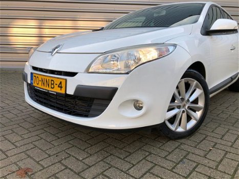 Renault Mégane - 1.4 TCE Celsium 130PK Navigatie Trekhaak - 1