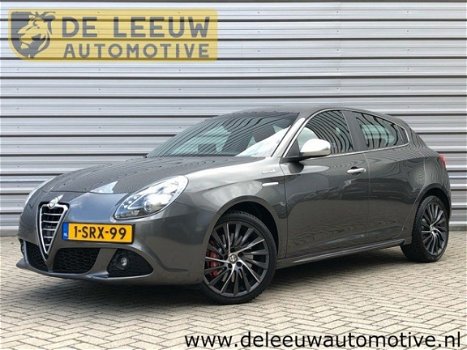 Alfa Romeo Giulietta - 1.4 T Distinctive 170PK Automaat Navigatie Leer - 1