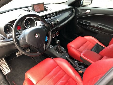 Alfa Romeo Giulietta - 1.4 T Distinctive 170PK Automaat Navigatie Leer - 1