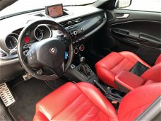 Alfa Romeo Giulietta - 1.4 T Distinctive 170PK Automaat Navigatie Leer