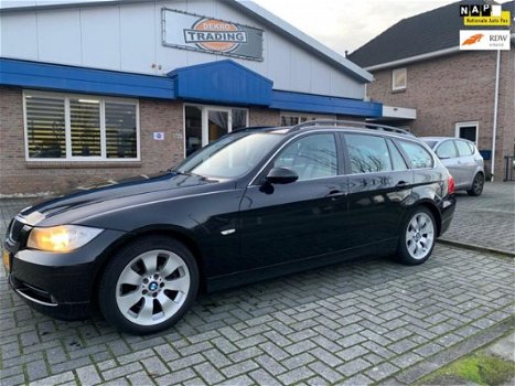 BMW 3-serie Touring - 330d Business Line clima, cruise, Navi, Trekhaak, Leer - 1