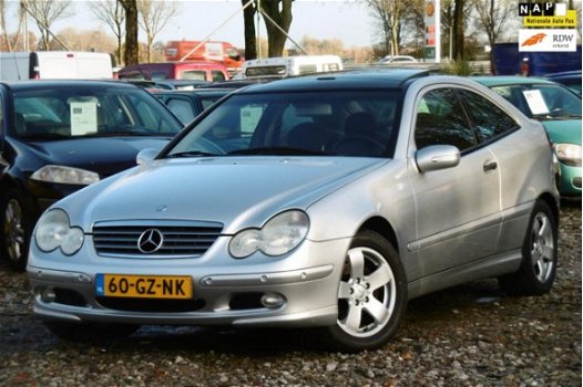 Mercedes-Benz C-klasse Sportcoupé - 200 K. NAP/PANO/APK11-2020 - 1