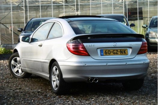 Mercedes-Benz C-klasse Sportcoupé - 200 K. NAP/PANO/APK11-2020 - 1