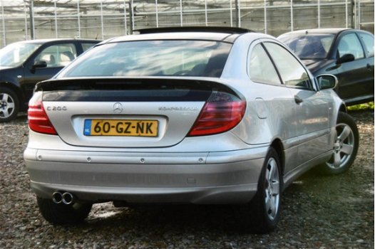 Mercedes-Benz C-klasse Sportcoupé - 200 K. NAP/PANO/APK11-2020 - 1