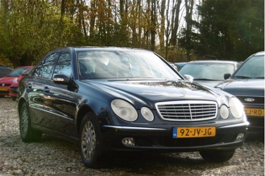 Mercedes-Benz E-klasse - 220 CDI Avantgarde AUT. LEER/NAVI/APK - 1