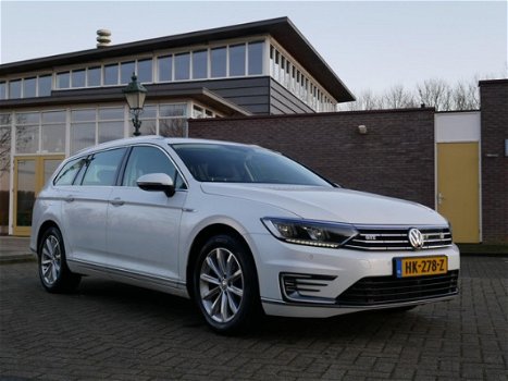 Volkswagen Passat Variant - 1.4 TSI GTE Hybrid Highline Aut. Xenon LED Leder Navi - 1