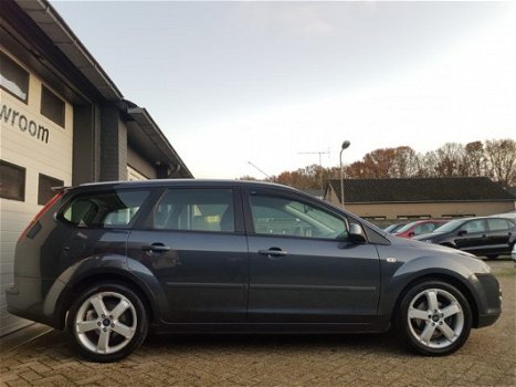 Ford Focus Wagon - 1.6-16V Futura Nieuwe apk, airco, elektr, LM, in nette staat - 1