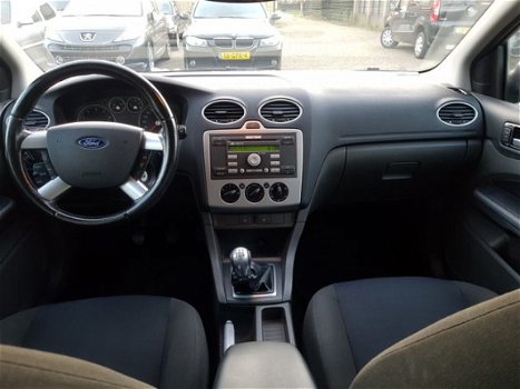 Ford Focus Wagon - 1.6-16V Futura Nieuwe apk, airco, elektr, LM, in nette staat - 1
