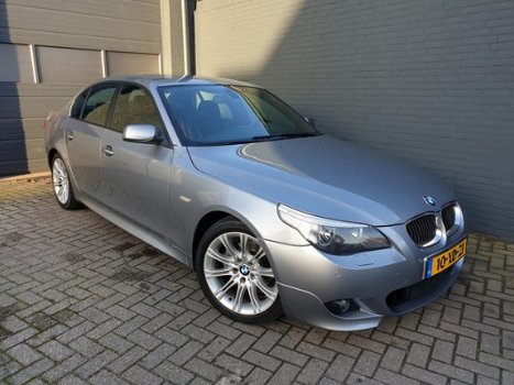 BMW 5-serie - 523i Executive 2e Eigenaar M-Pakket NL-Auto PDC - 1