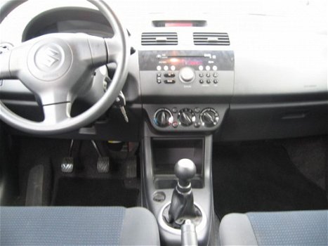 Suzuki Swift - 1.3 D Exclusive - 1