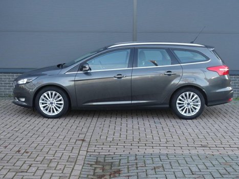 Ford Focus Wagon - 1.5 Titanium Navigatie / Trekhaak (1500KG) - 1