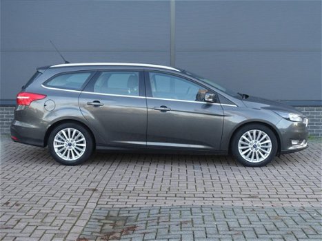 Ford Focus Wagon - 1.5 Titanium Navigatie / Trekhaak (1500KG) - 1