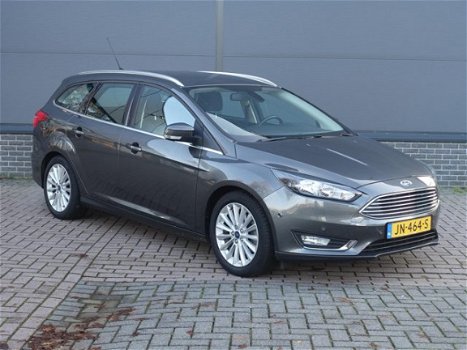 Ford Focus Wagon - 1.5 Titanium Navigatie / Trekhaak (1500KG) - 1