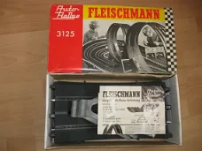 UITVERKOCHT Fleischmann racebaan looping in ovp (geel.) 3125