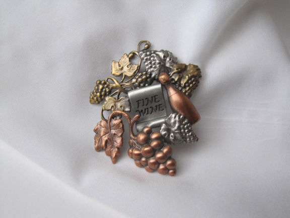 Broche K&T zilver koper en goudkleurige wijn druivenrank Fine Wine 6.3x5.2 cm - nr. 1