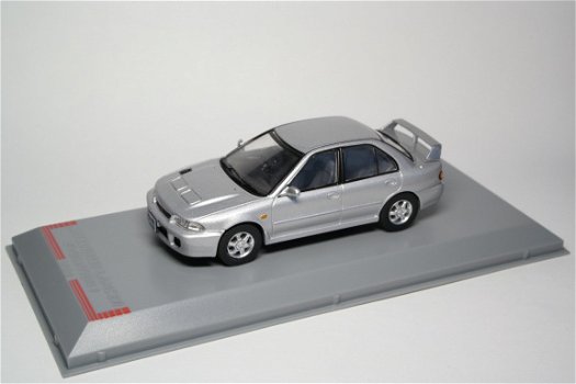 1:43 Ixo Mitsubishi Lancer GSR Evolution I 1992 Silver Metallic - 0