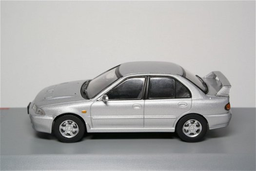 1:43 Ixo Mitsubishi Lancer GSR Evolution I 1992 Silver Metallic - 1