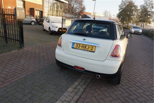 Mini Mini One - 1.4 PEPPER NL AUTO PERF.STAAT AIRCO CRUISECONTROL CARKIT PARROT LMV MISTLAMPEN ELECT - 1