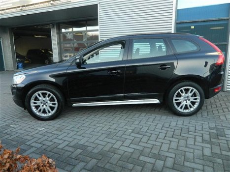 Volvo XC60 - 2.0T Kinetic FWD AIRCO/ECC NAVIGATIE 109000KM - 1