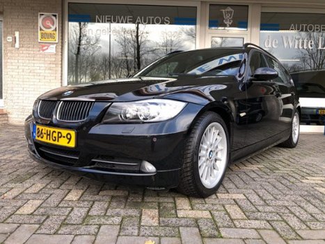 BMW 3-serie Touring - 330i Dynamic Executive Navigatie/Xenon/Elektrisch wegklapbare trekhaak - 1