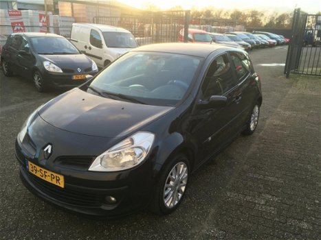 Renault Clio - 1.6-16V Dynamique Luxe (st-bekr, clima, lmv, bj06, 2950, -) - 1