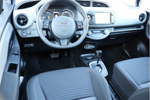 Toyota Yaris - 1.5 Hybrid Dynamic Navigatie-Cruise control-Parkeercamera - 1