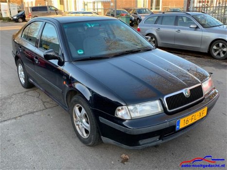 Skoda Octavia - 1.6 100pk GLX Comfort - 1