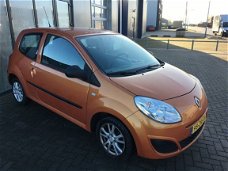 Renault Twingo - 1.2 16V 3-DEURS AIRCO