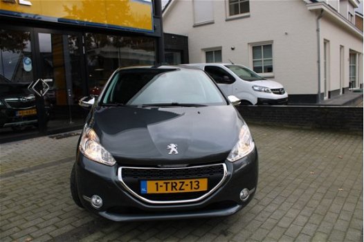 Peugeot 208 - 1.2 e-VTi Style 5-drs automatic ecc / navi / trekh - 1