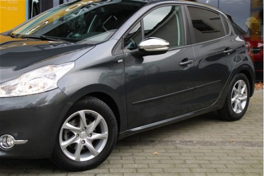 Peugeot 208 - 1.2 e-VTi Style 5-drs automatic ecc / navi / trekh - 1