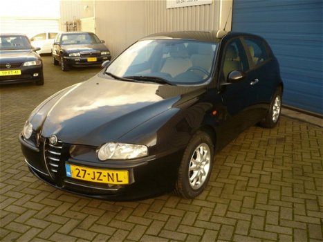 Alfa Romeo 147 - 1.6 T.Spark Distinctive - 1