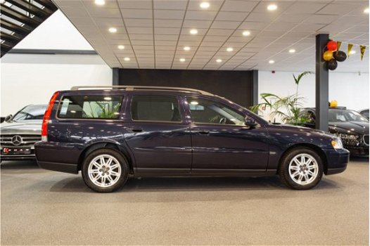 Volvo V70 - 2.4 Edition II *NIEUWJAARKNALLERS* | Top staat | AIRCO | Nieuwe APK | - 1