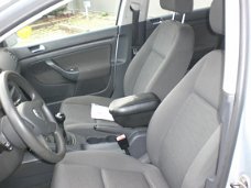 Volkswagen Golf - 1.6 FSI Trendline