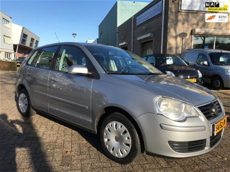 Volkswagen Polo - 1.4-16V Turijn zeer nette auto nieuwe apk.airco.5 deurs - 1