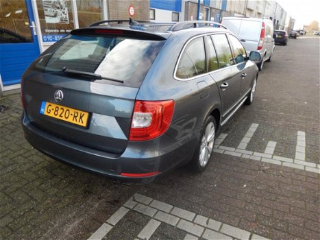 Skoda Superb Combi - 200PK 1 eig/ex defensie auto - 1