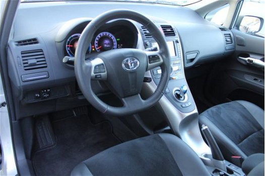 Toyota Auris - 1.8 Full Hybrid Executive / Camera / Navigatie / Cruise Control / MF Stuurwiel / Park - 1