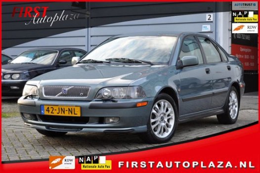 Volvo S40 - 2.0 T Dynamic AUTOMAAT AIRCO/CRUISE/LEDER/STOELVERW. NETJES - 1