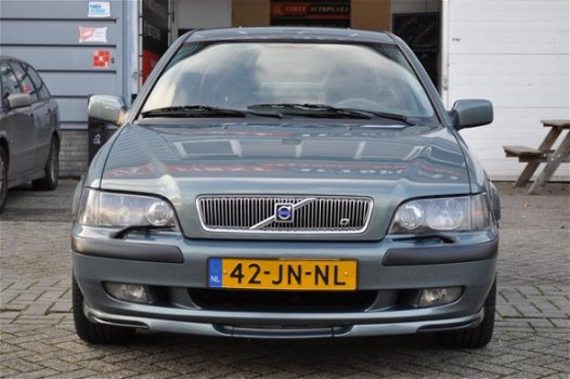 Volvo S40 - 2.0 T Dynamic AUTOMAAT AIRCO/CRUISE/LEDER/STOELVERW. NETJES - 1