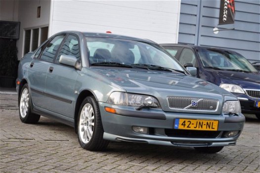 Volvo S40 - 2.0 T Dynamic AUTOMAAT AIRCO/CRUISE/LEDER/STOELVERW. NETJES - 1