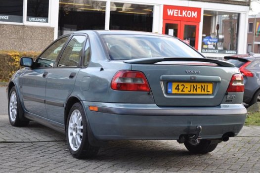 Volvo S40 - 2.0 T Dynamic AUTOMAAT AIRCO/CRUISE/LEDER/STOELVERW. NETJES - 1