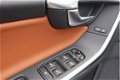 Volvo V60 - D4 Momentum 181 pk | Lederen bekleding | Sportstoelen | Trekhaak afneembaar| Exterior St - 1 - Thumbnail