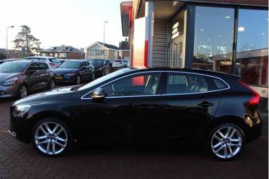 Volvo V40 - 2.0 D2 120PK Summum Business, Leder, Navi & Premium Audio - 1