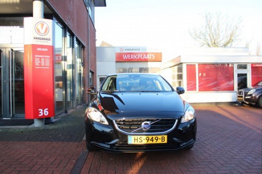 Volvo V40 - 2.0 D2 120PK Summum Business, Leder, Navi & Premium Audio - 1