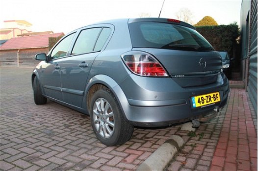 Opel Astra - 1.6 16V 5D 85KW Temptation Navi, Trekh., 5-Drs - 1